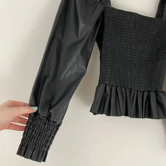 7 For All Mankind Black Faux Leather Smocked Peplum Top Size Small - Picture 5 of 6